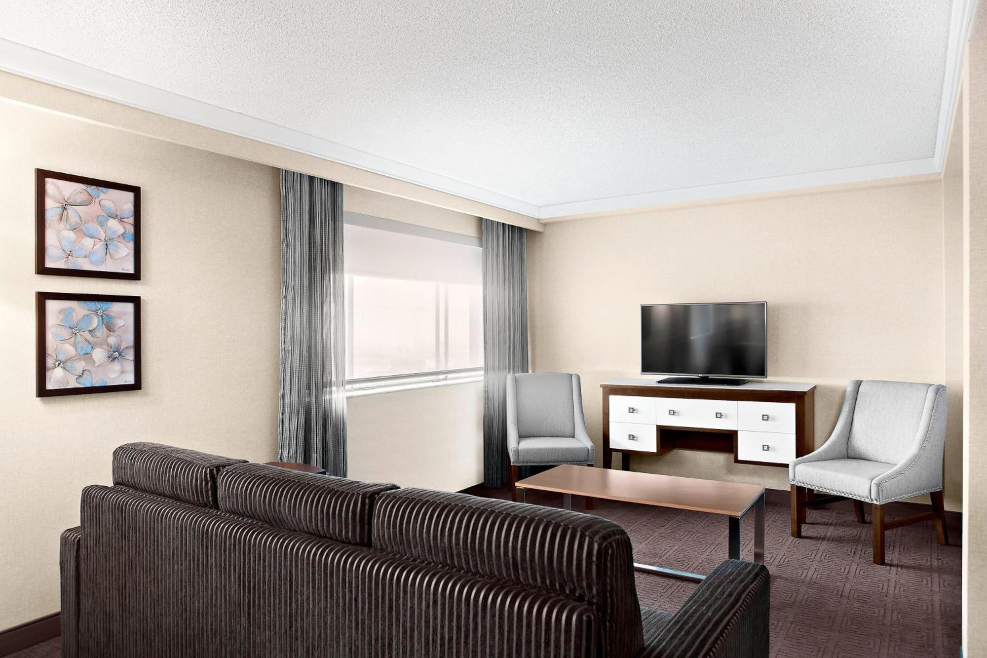 Sheraton Laval Hotel Exterior foto