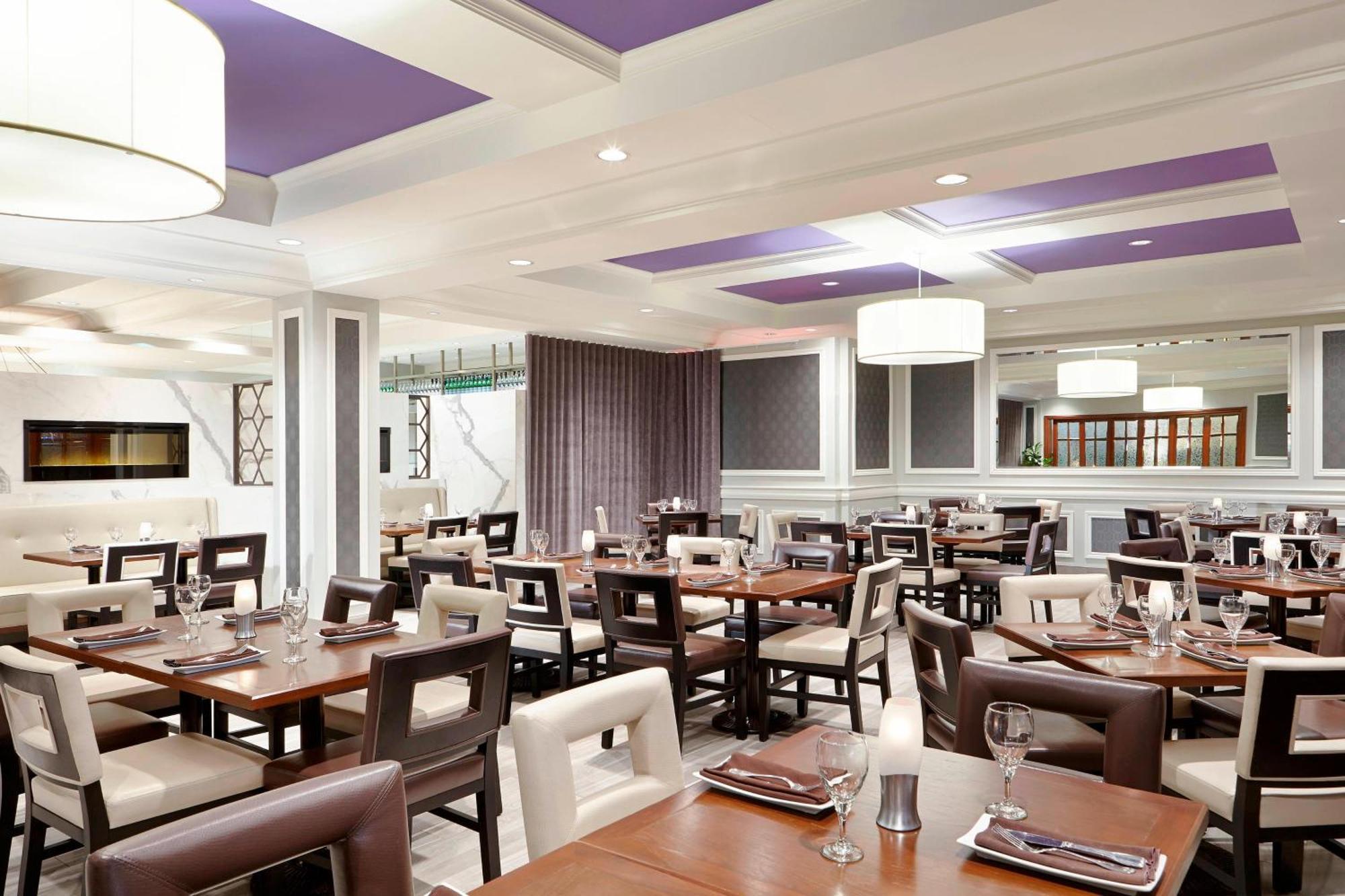 Sheraton Laval Hotel Exterior foto